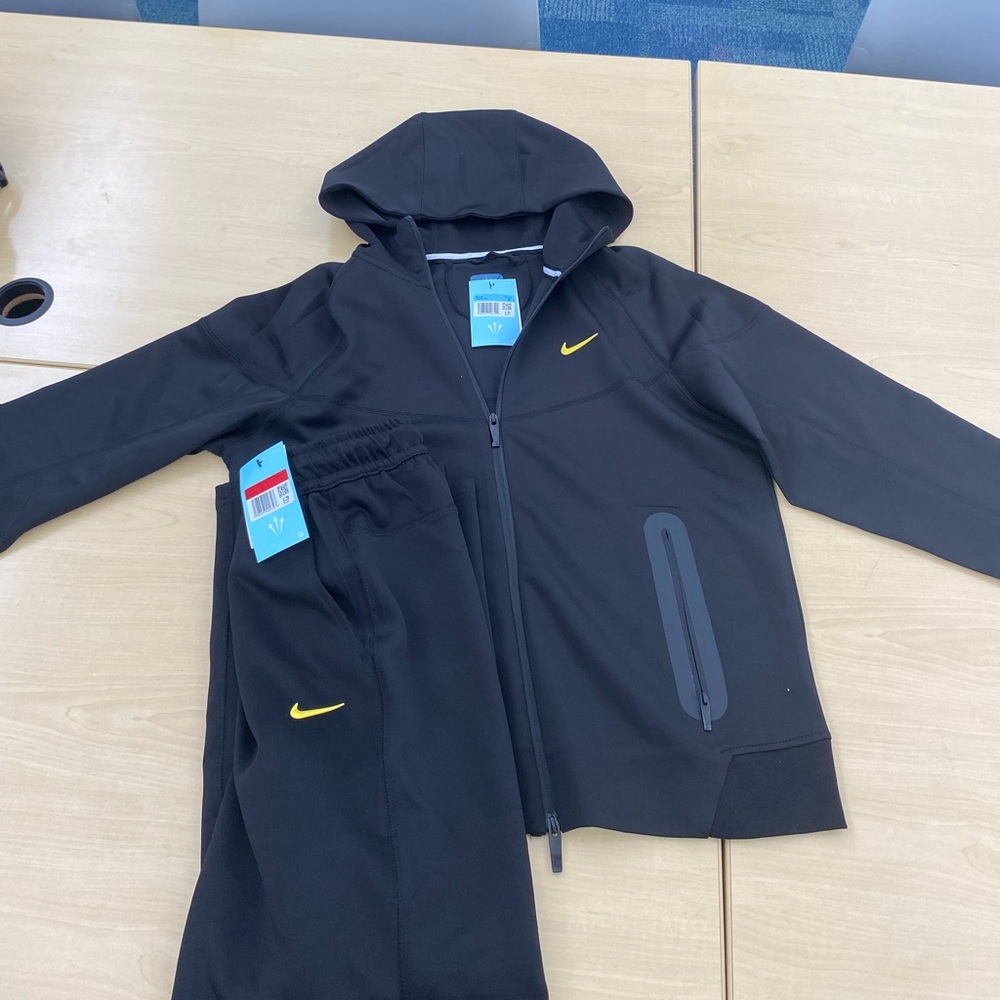 Nocta tech Black (size medium)